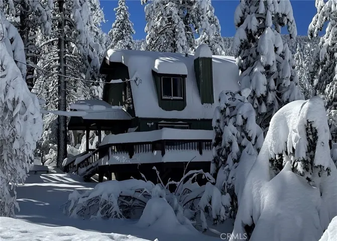 Four seasons community just an hour from LA.