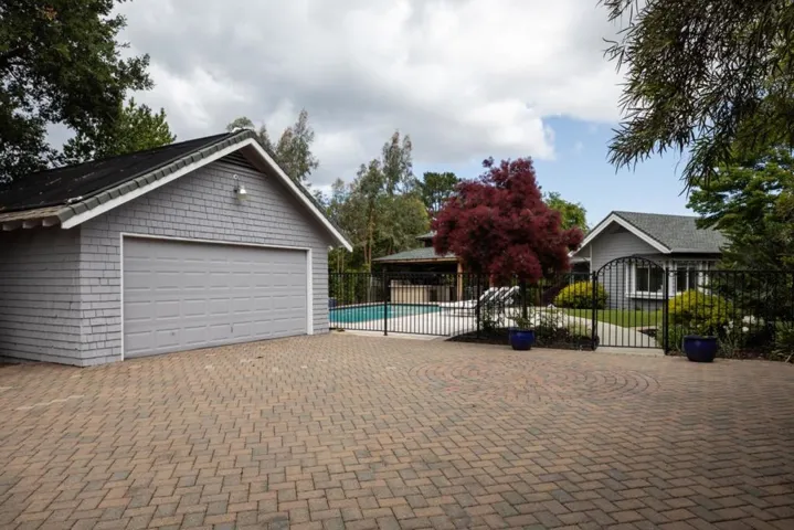 1901 Quail Meadow Road, Los Altos, California 94024
