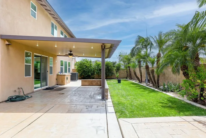 6877 Thistle Street, Eastvale, California 92880