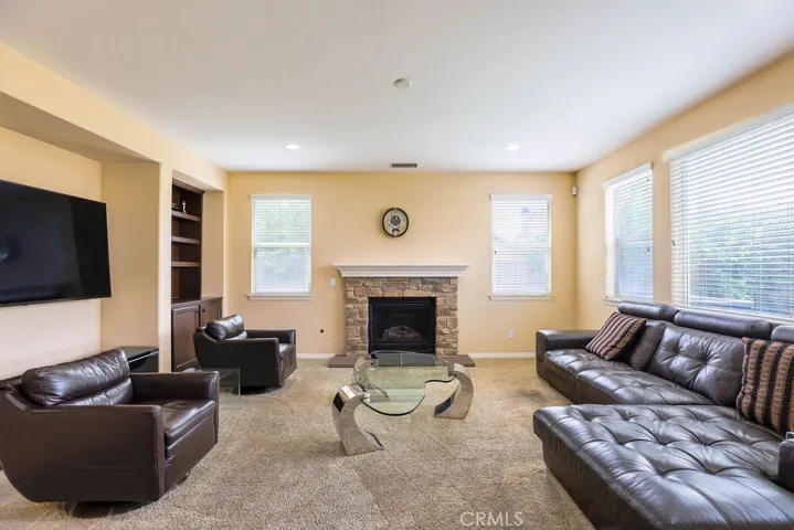 6877 Thistle Street, Eastvale, California 92880