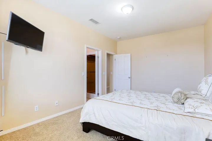 6877 Thistle Street, Eastvale, California 92880