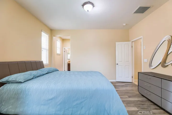 6877 Thistle Street, Eastvale, California 92880