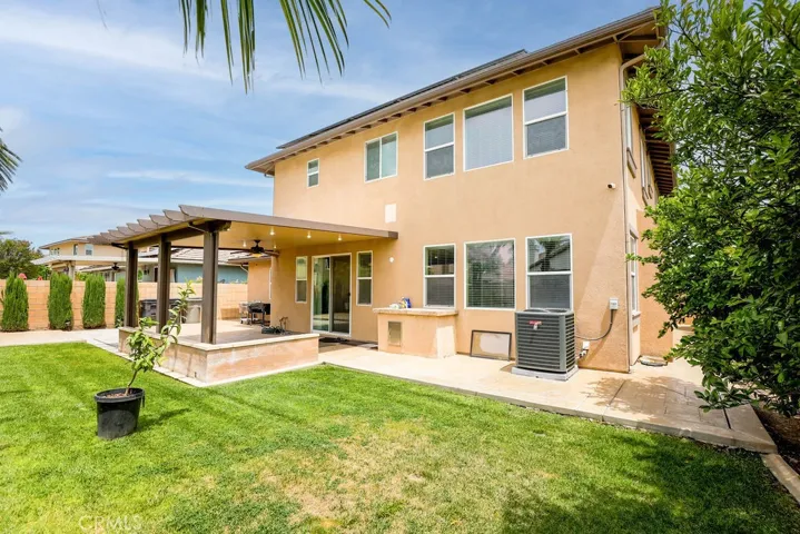 6877 Thistle Street, Eastvale, California 92880