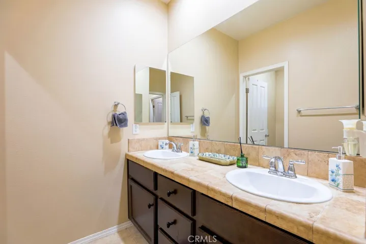 6877 Thistle Street, Eastvale, California 92880