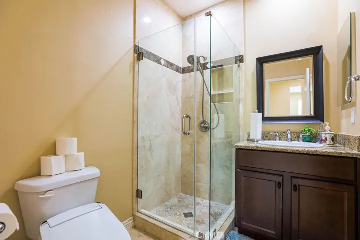 6877 Thistle Street, Eastvale, California 92880