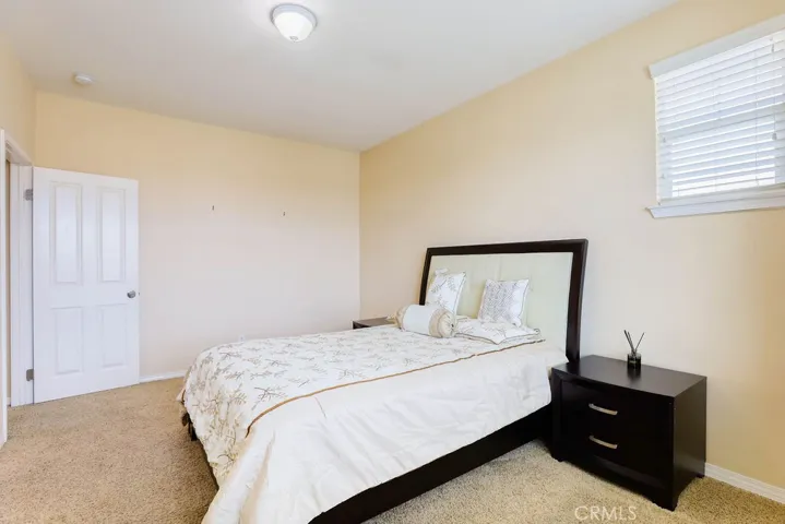 6877 Thistle Street, Eastvale, California 92880