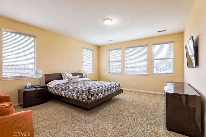 6877 Thistle Street, Eastvale, California 92880
