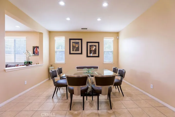 6877 Thistle Street, Eastvale, California 92880