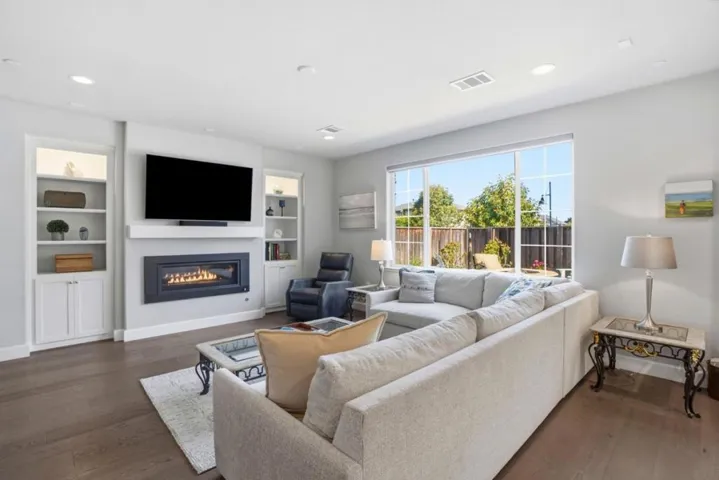 271 10th Street, Marina, California 93933