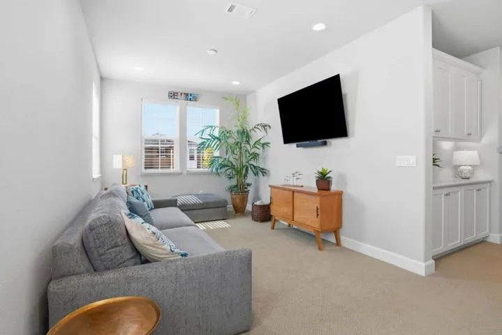 271 10th Street, Marina, California 93933