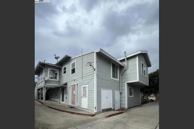 2158 High Street, Oakland, California 94601