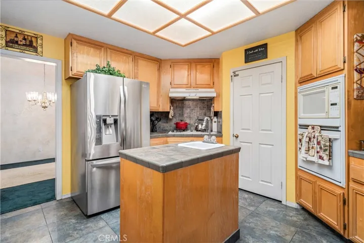 4034 Via Constance, Lancaster, California 93536
