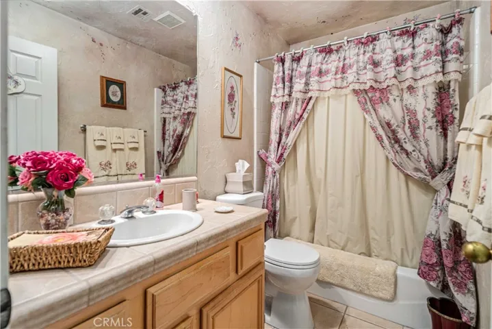 4034 Via Constance, Lancaster, California 93536