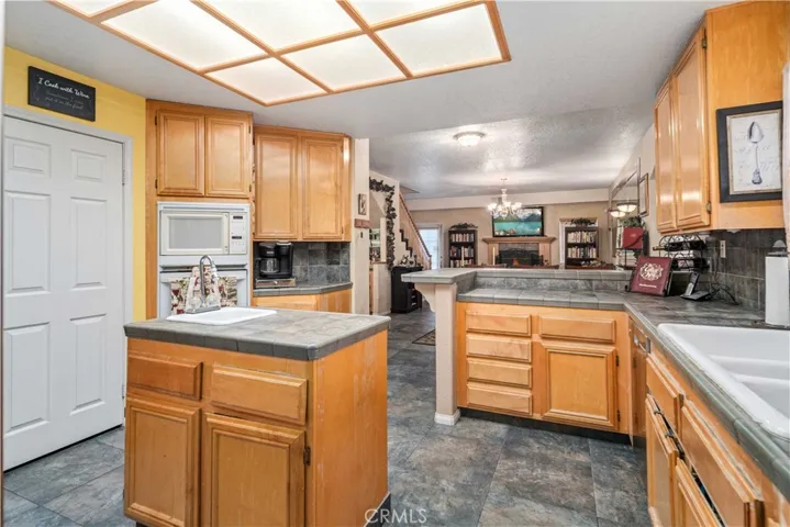 4034 Via Constance, Lancaster, California 93536