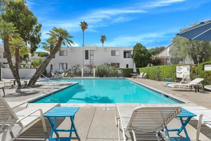 POOL & TENNIS COURTS
