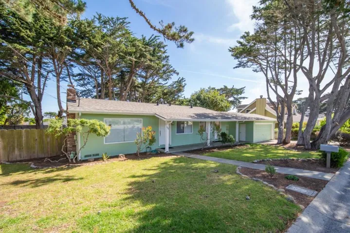 1136 Del Monte Boulevard, Pacific Grove, California 93950
