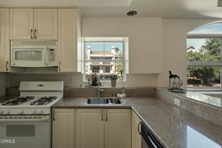 4310 Whitsett Unit 1 Studio City Robbyn
