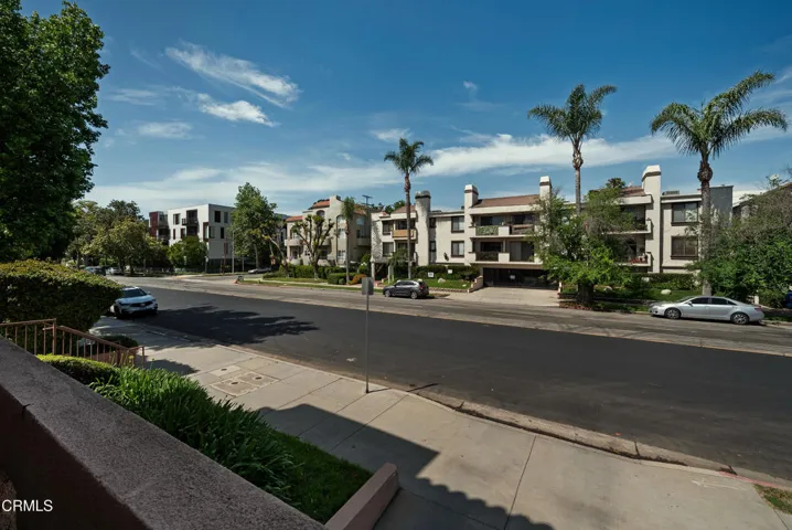 4310 Whitsett Unit 1 Studio City Robbyn