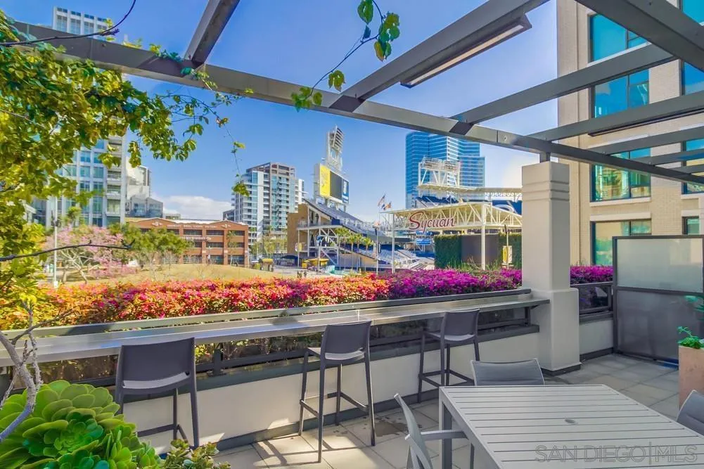 Common Area Outdoor Dining/Seating Area/BBQ and Firepit, with Views of Petco Park and the Gaslamp District