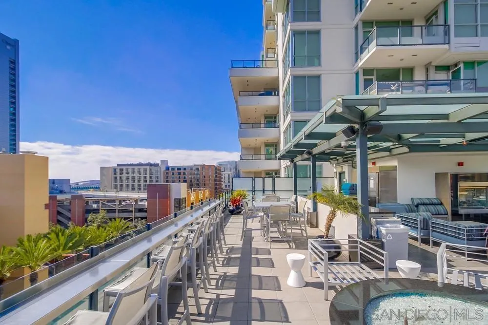 Common Area Outdoor Dining/Seating Area and BBQ, with Views of Petco Park and the Gaslamp District