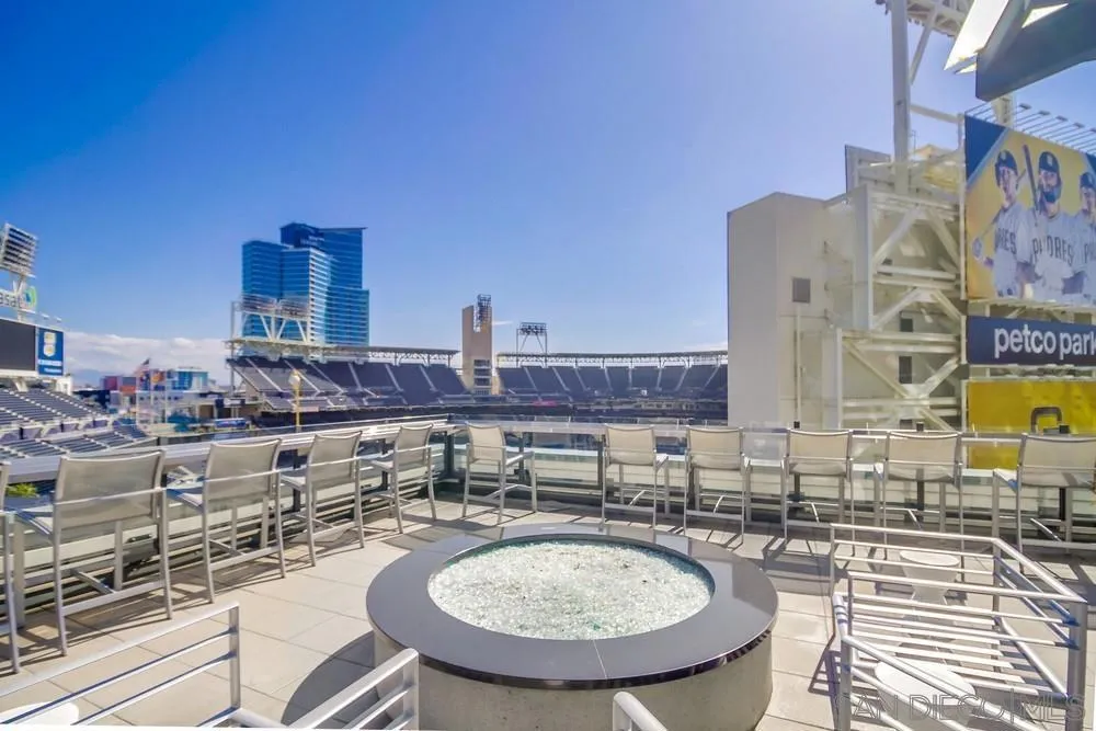 Common Area Outdoor Dining/Seating Area/BBQ and Firepit, with Views of Petco Park and the Gaslamp District