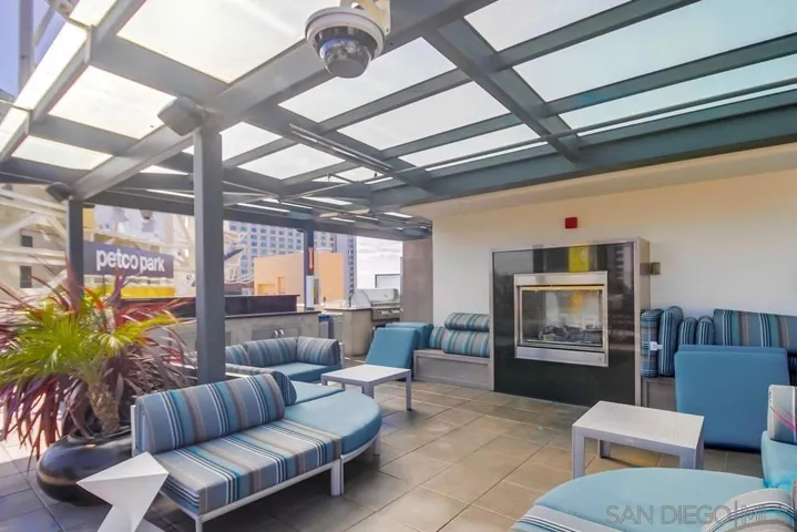 Common Area Outdoor Dining/Seating Area and BBQ