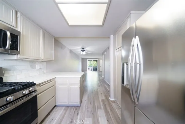 20305 Rue Crevier 585, Canyon Country, California 91351