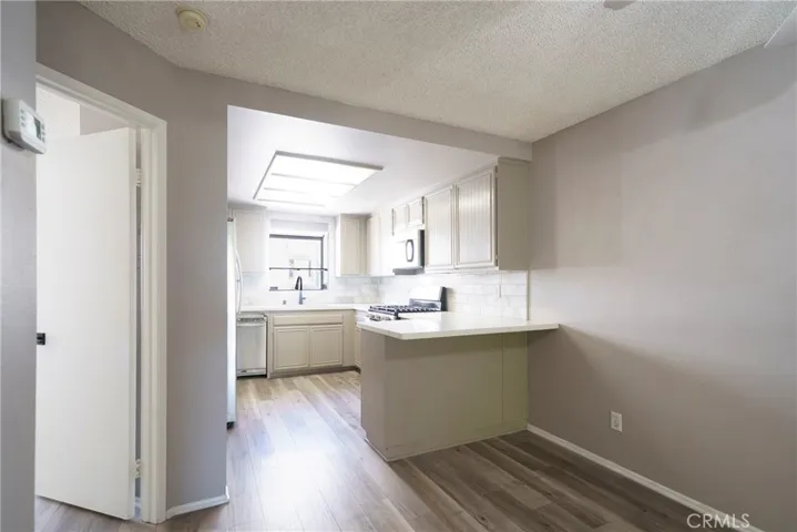 20305 Rue Crevier 585, Canyon Country, California 91351