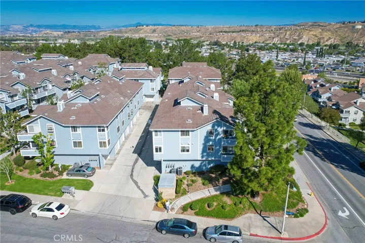 20305 Rue Crevier 585, Canyon Country, California 91351