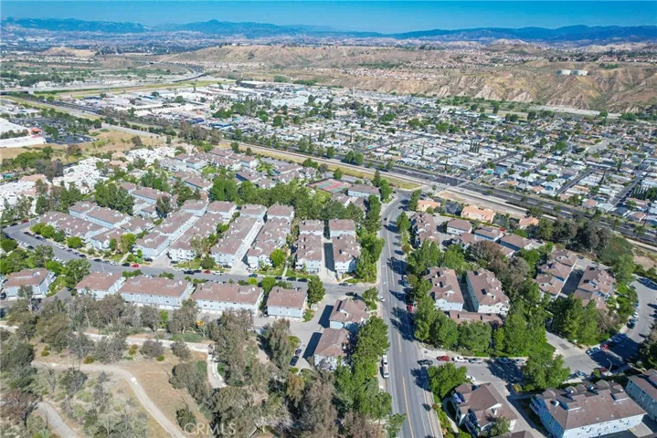 20305 Rue Crevier 585, Canyon Country, California 91351