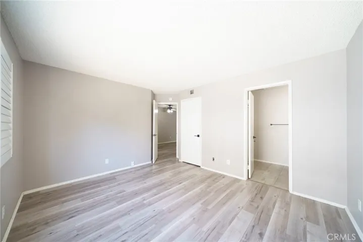 20305 Rue Crevier 585, Canyon Country, California 91351