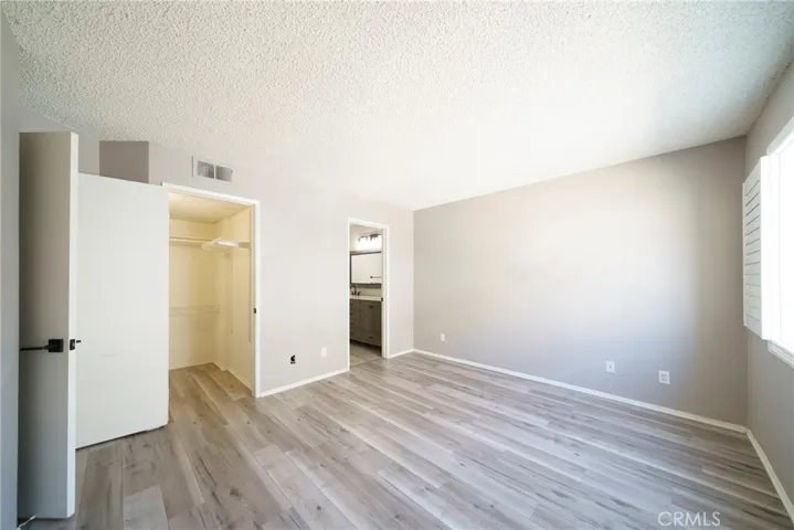 20305 Rue Crevier 585, Canyon Country, California 91351
