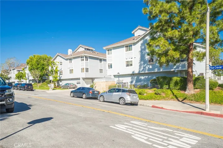 20305 Rue Crevier 585, Canyon Country, California 91351