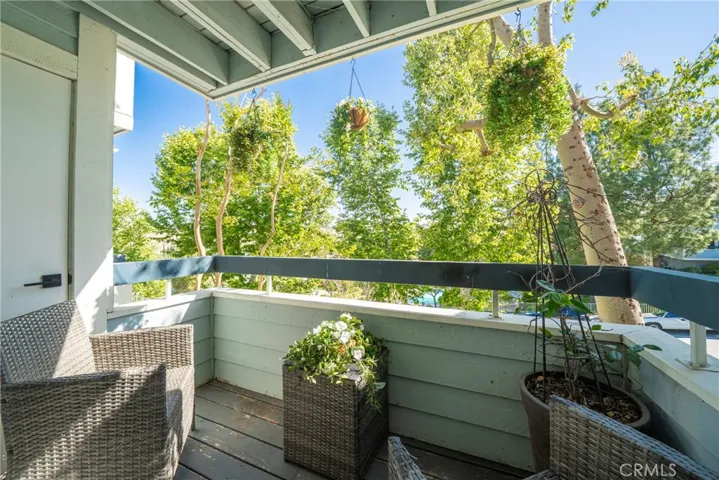 20305 Rue Crevier 585, Canyon Country, California 91351