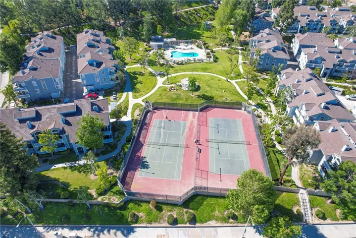 20305 Rue Crevier 585, Canyon Country, California 91351