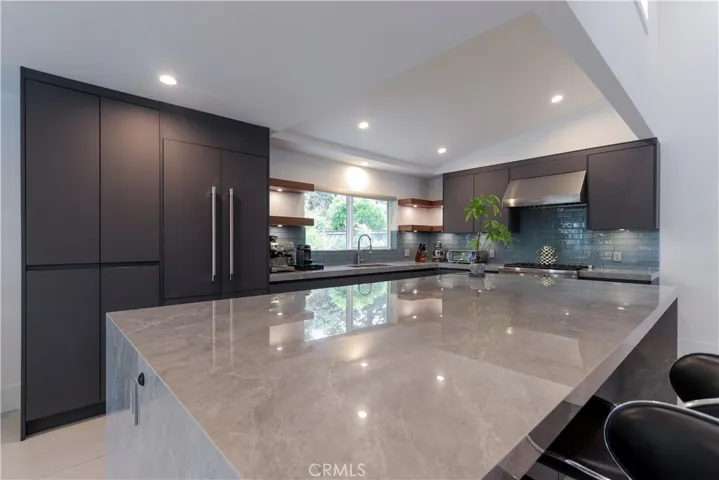Oversized waterfall island perfect for entertaining and everyday living