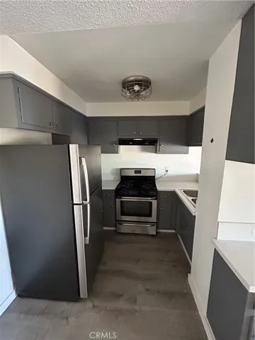 12128 Ramona, Hawthorne, California 90250