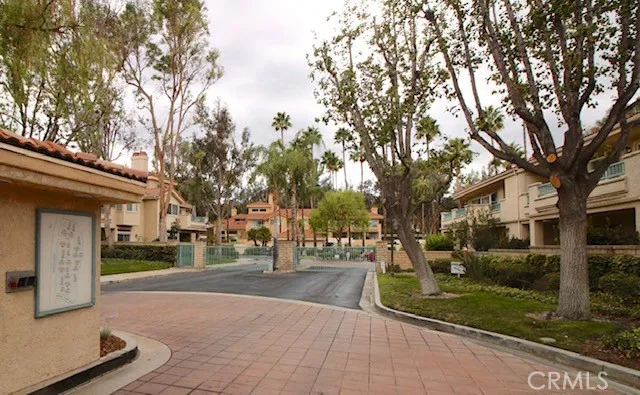 23930 Arroyo Park, Valencia, California 91355