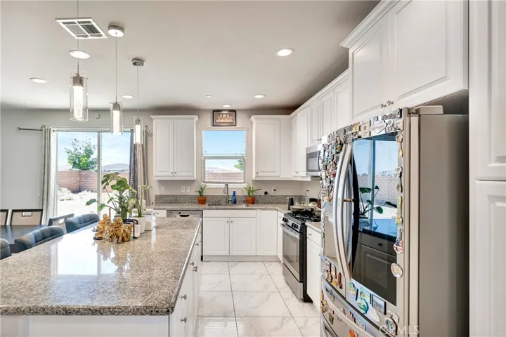 37921 Avenida De Diego, Palmdale, California 93552