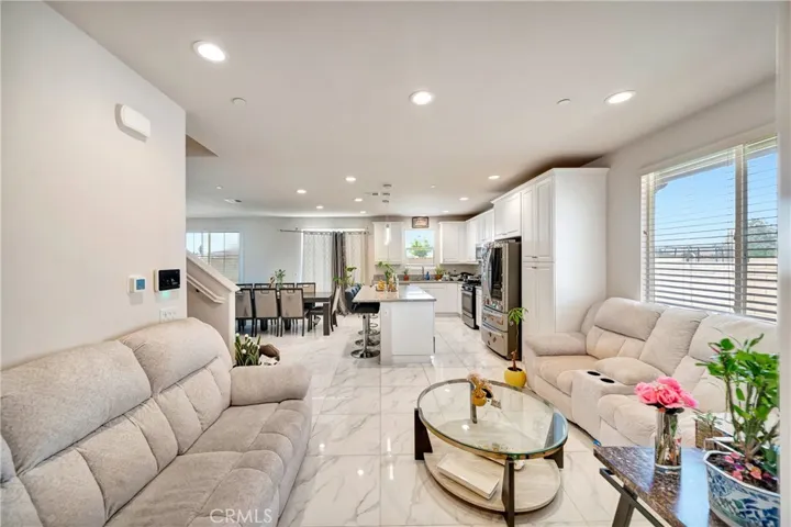 37921 Avenida De Diego, Palmdale, California 93552