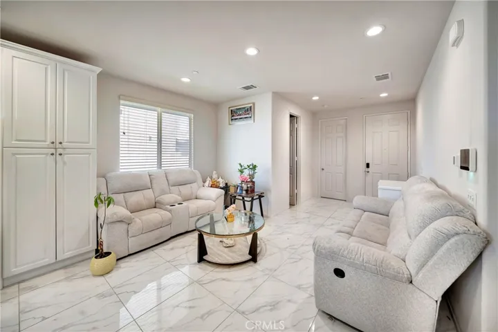 37921 Avenida De Diego, Palmdale, California 93552