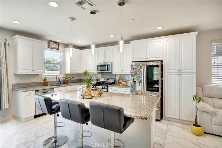 37921 Avenida De Diego, Palmdale, California 93552