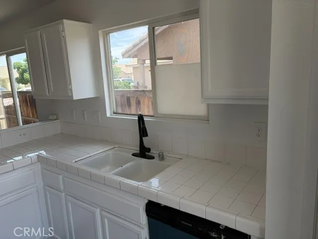 Left side of kitchen