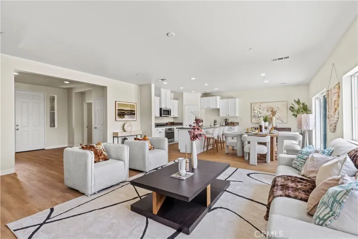 6895 Riverglen Court, Eastvale, California 92880