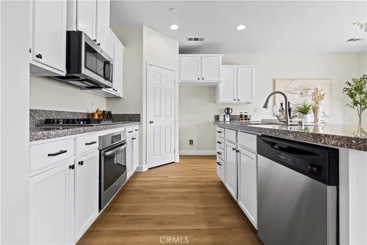 6895 Riverglen Court, Eastvale, California 92880