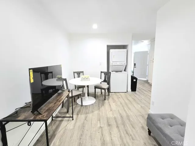 1441 S Cloverdale, Los Angeles, California 90019