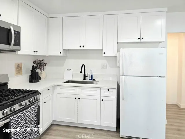 1441 S Cloverdale, Los Angeles, California 90019
