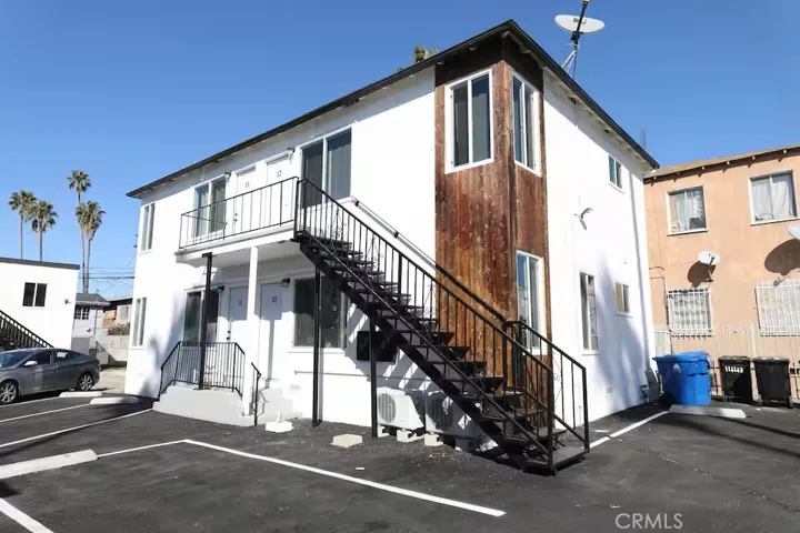 1441 S Cloverdale, Los Angeles, California 90019
