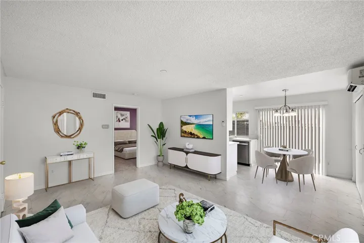 VIRTUALLY STAGE LIVING ROOM & DINING AREA