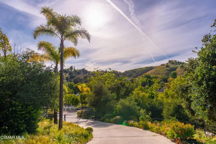 6110 Colodny Dr Agoura Hills 2-11